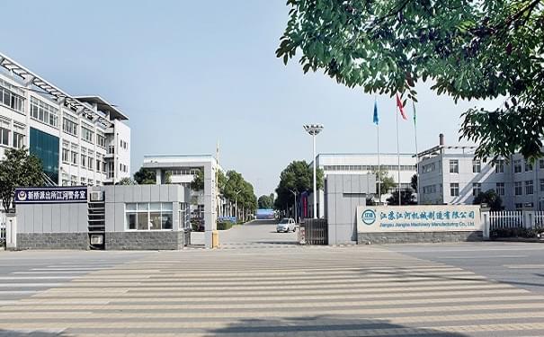 要想自蔓延陶瓷復(fù)合管內(nèi)襯平整，40年生產(chǎn)廠家建議您選擇內(nèi)徑≥DN70的哦